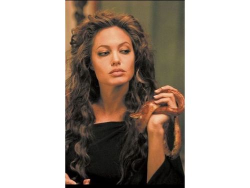  Retro Curls Angelina Jolie